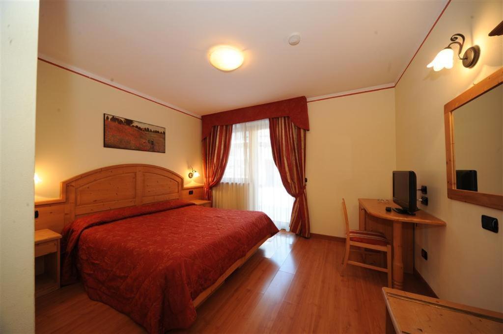 Hotel Canada Пінцоло Номер фото