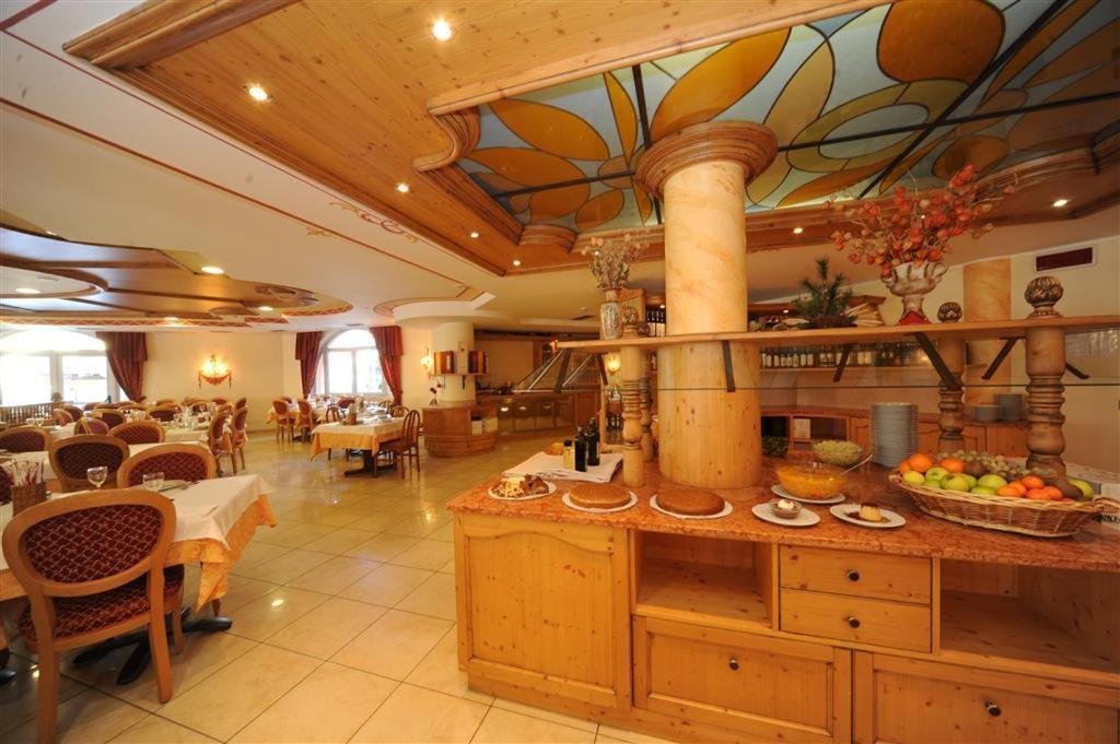 Hotel Canada Пінцоло Екстер'єр фото