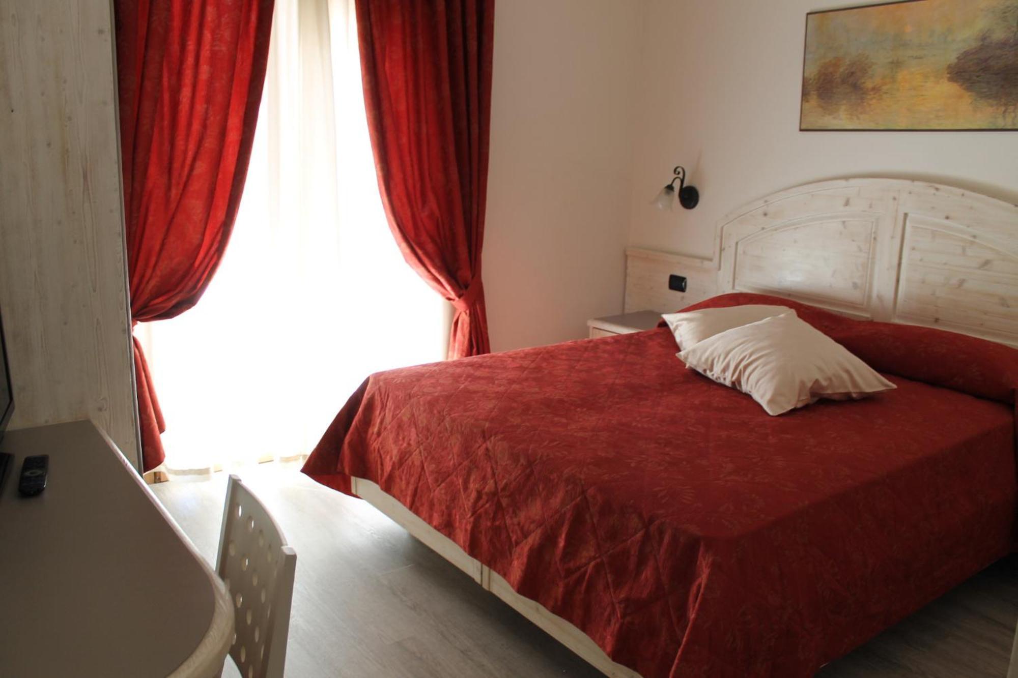 Hotel Canada Пінцоло Екстер'єр фото