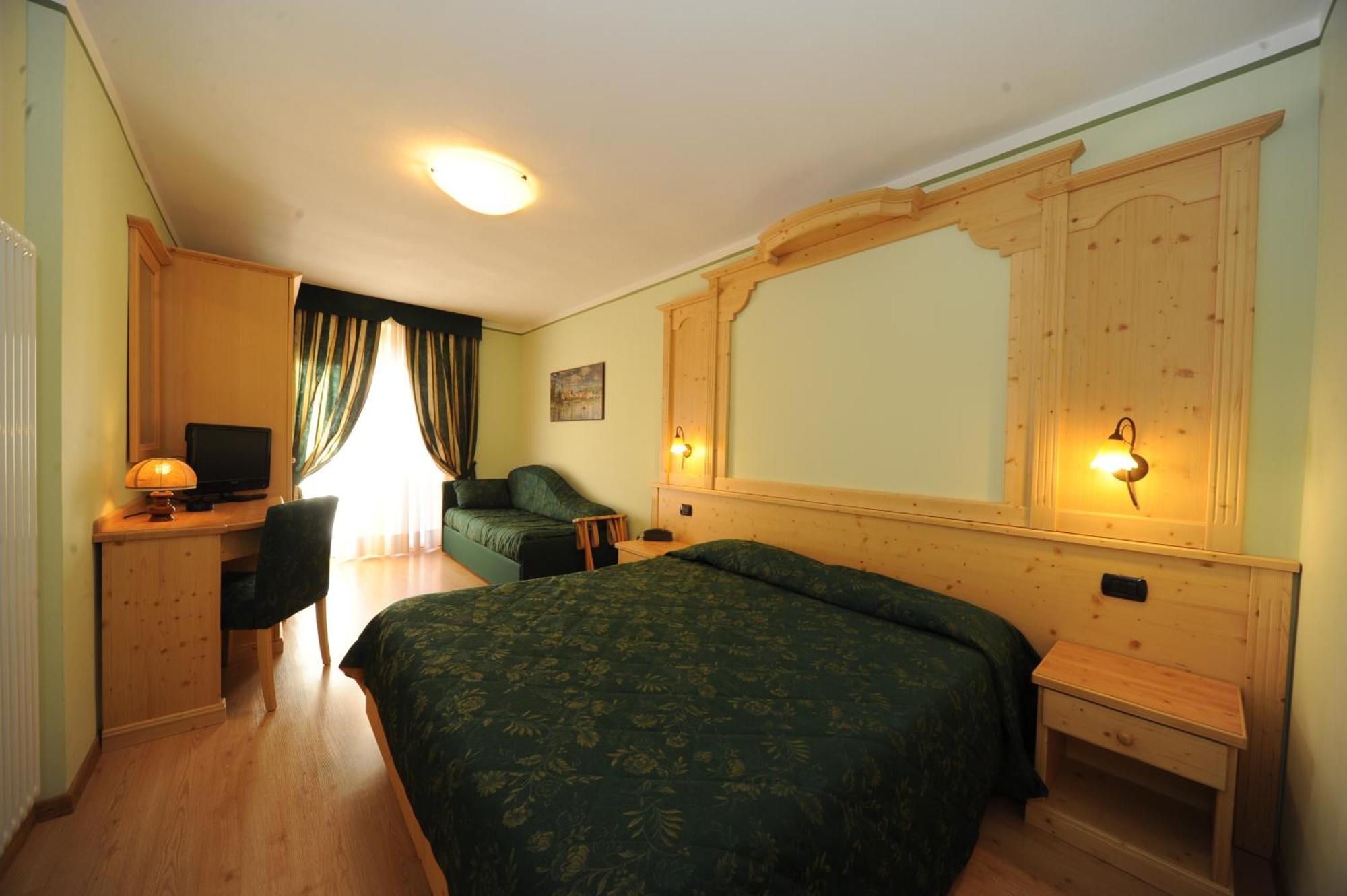 Hotel Canada Пінцоло Екстер'єр фото